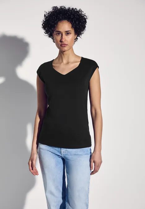 Shirt mit Diamant-Ausschnitt Black