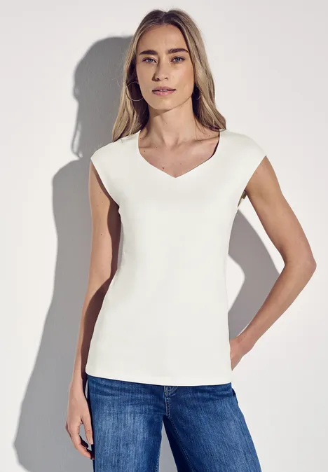 Shirt mit Diamant-Ausschnitt off white
