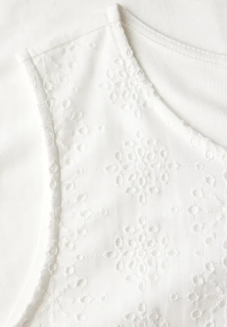 Top mit Zierstickerei off white