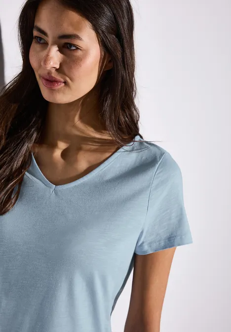 Basic T-Shirt in Unifarbe iced blue