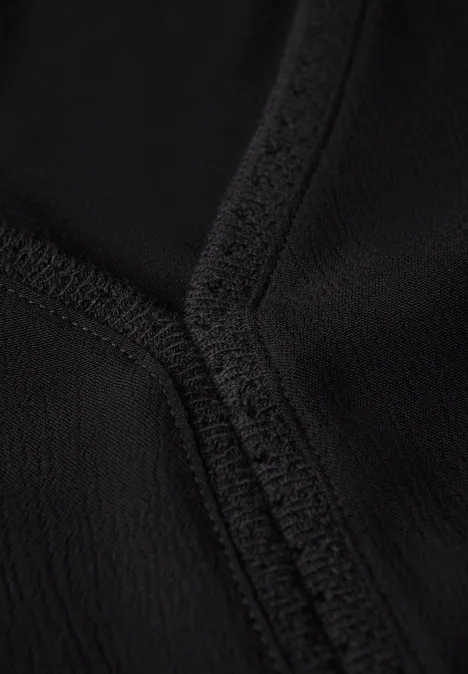 Materialmix Top mit Tape Black