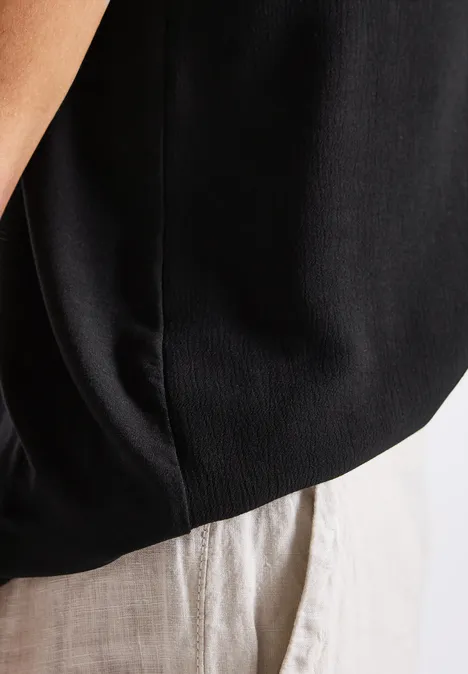 Materialmix Top mit Tape Black