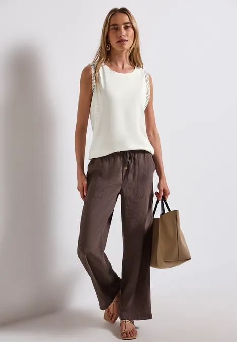 Top mit Häkeldetails off white