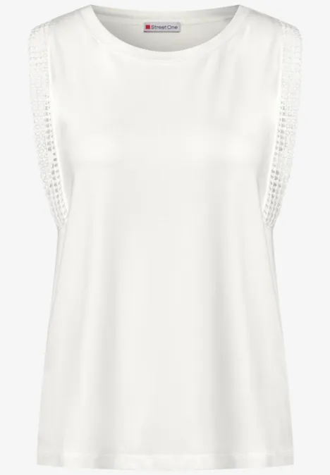 Top mit Häkeldetails off white