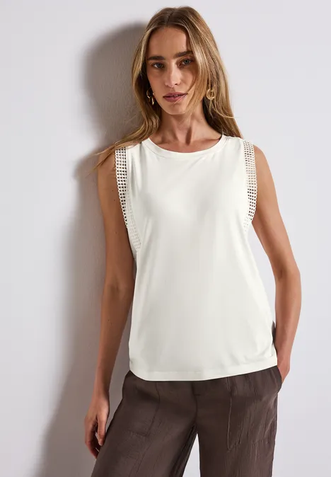 Top mit Häkeldetails off white
