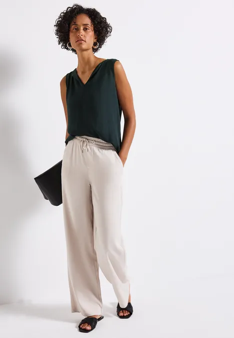 Top mit Split Neck pine grove green