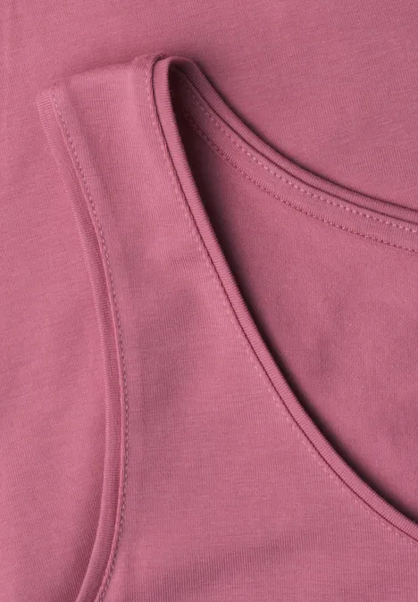 Basic Top mit Rundhals aus Jersey blush berry Rosa ärmelloses Top mit runder Halsausschnitt, Nahaufnahme des Stoffs