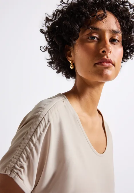T-shirt en soie avec fronces smooth sand beige