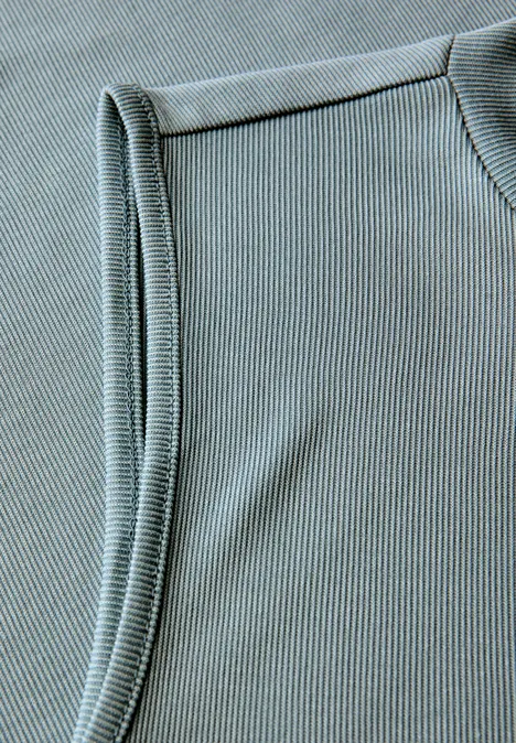 Silk-Look Rippstruktur-Top arona blue