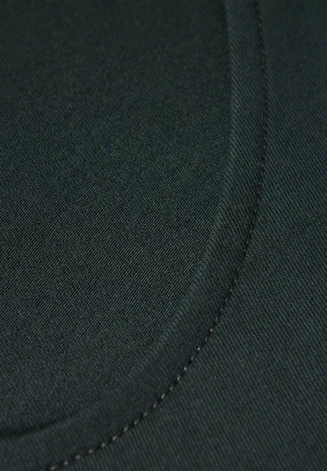 Langarmshirt in Unifarbe evernight green