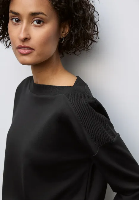 Shirt mit U-Boot-Ausschnitt Black