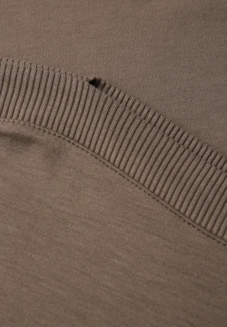 Shirt mit U-Boot-Ausschnitt silk brown