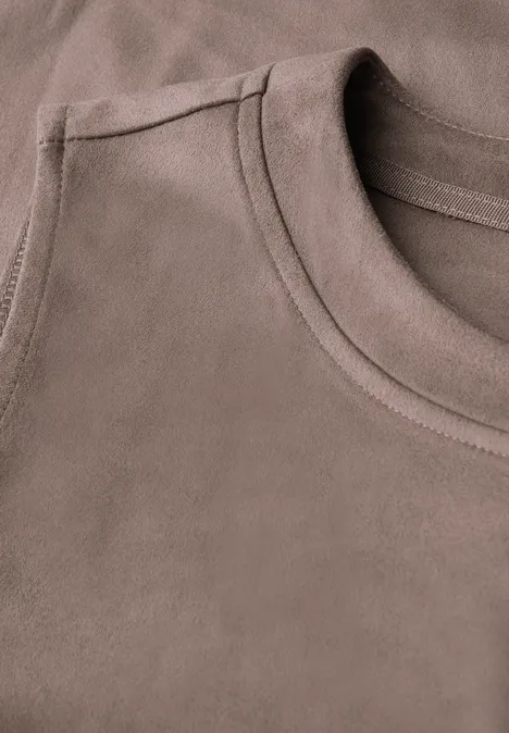 Velours-Top mit Ziernähten silk brown