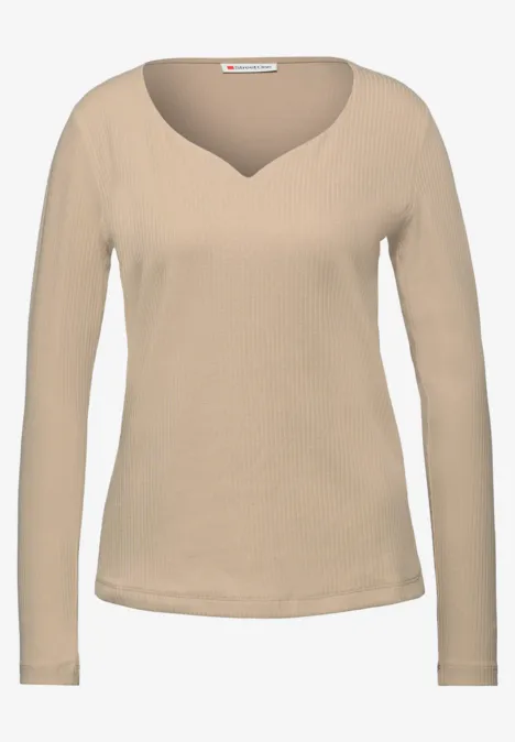 Shirt met hartvormige halslijn sanded beige
