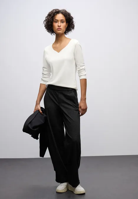 Shirt mit Herzausschnitt off white