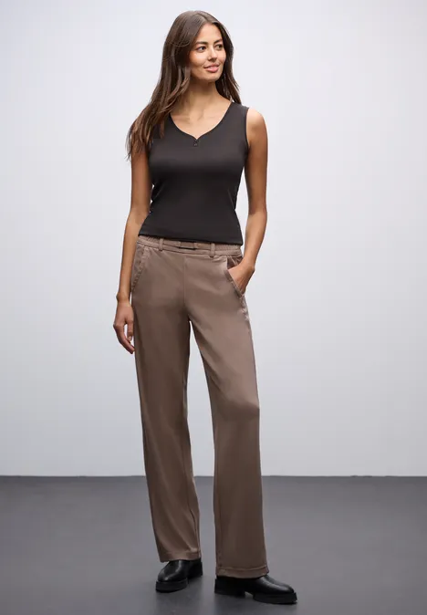 Top mit Knopfdetail darkest brown