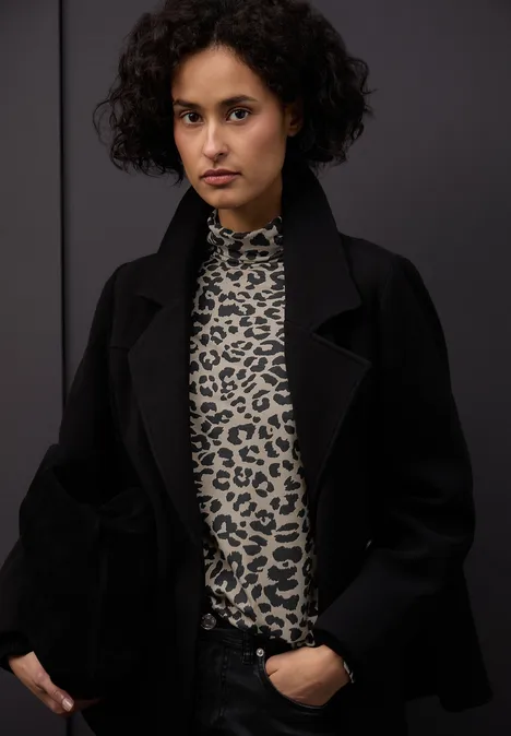 Gemustertes Rollkragenshirt soft beige Gemustertes Rollkragenshirt soft beige