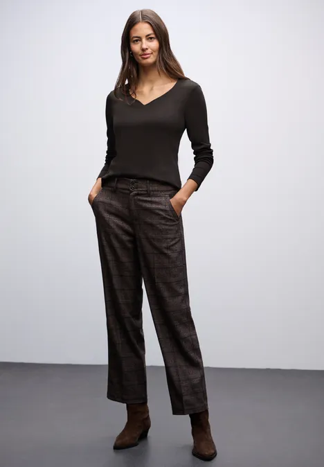 Shirt mit Herzausschnitt darkest brown