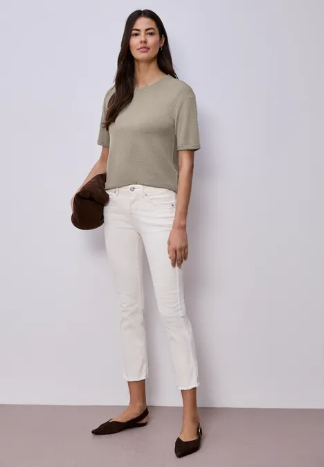 T-shirt à col rond en tricot timeless beige T-shirt à col rond en tricot timeless beige