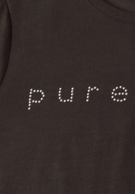 Zwart T-shirt met 'pure' geschreven in kleine studs.