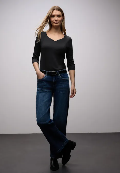 Shirt mit Herzausschnitt Black