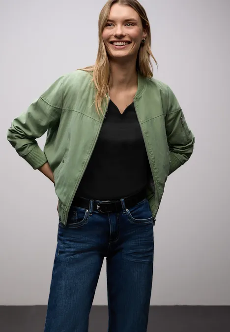 Shirt mit Herzausschnitt Black