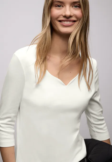 Shirt mit Herzausschnitt off white