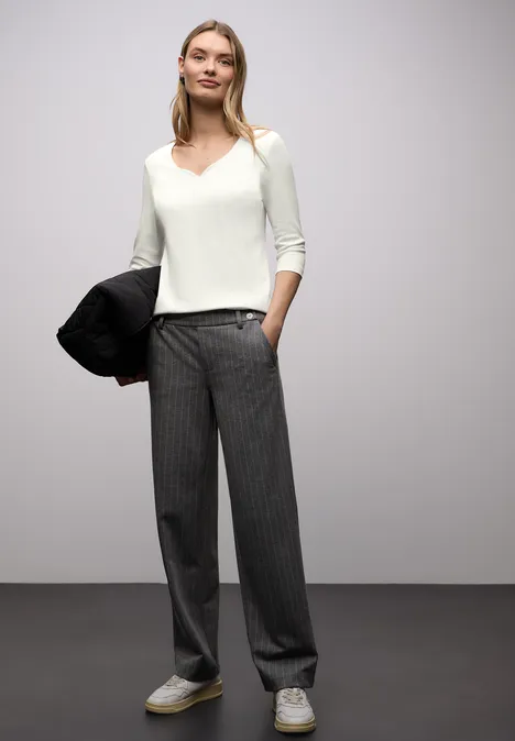 Shirt mit Herzausschnitt off white