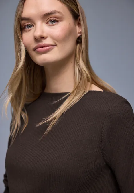 Shirt in Rippstruktur molten earth