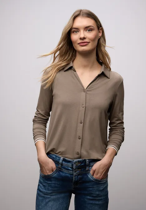 Bluzka z detalami w stylu college silk brown