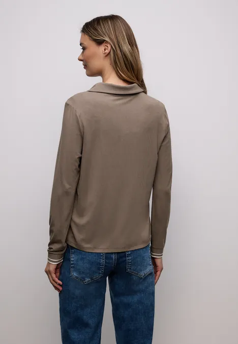 Bluzka z detalami w stylu college silk brown