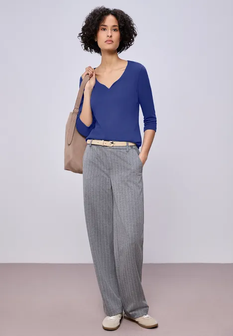 T-shirt avec encolure en cœur amparo blue