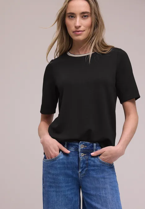 T-Shirt mit Kontrastdetail Black