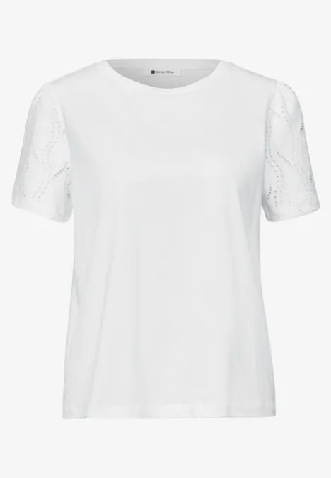 Schlichtes weißes T-Shirt mit kurzärmeligen Lochspitzen-Ärmeln