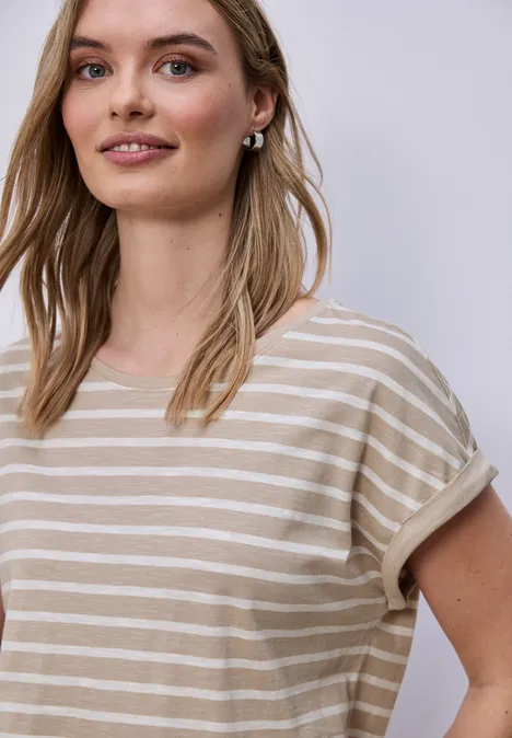 Shirt met hangende schouder en strepen clay sand Shirt met hangende schouder en strepen clay sand