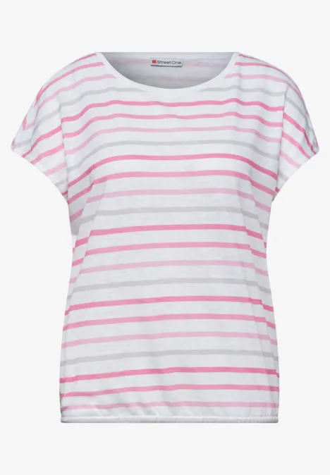 Weißes Damen-T-Shirt mit kurzen Ärmeln und zarten rosa Querstreifen.