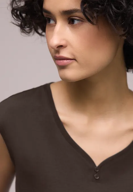 Shirt mit gerundetem V-Ausschnitt espresso brown
