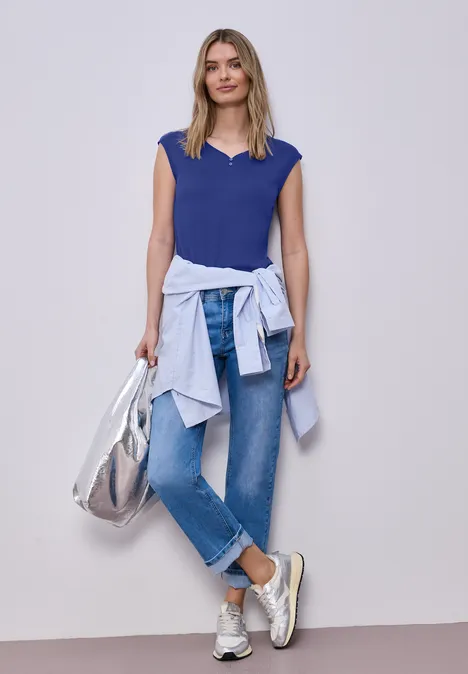 Shirt mit gerundetem V-Ausschnitt amparo blue