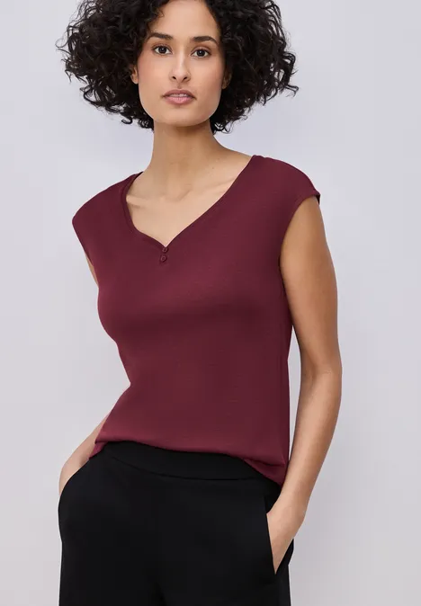 Shirt mit gerundetem V-Ausschnitt truffle red