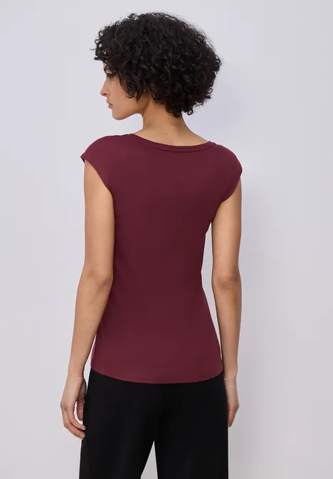 Shirt mit gerundetem V-Ausschnitt truffle red