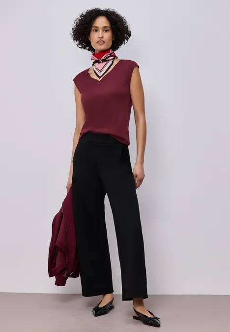 Shirt mit gerundetem V-Ausschnitt truffle red