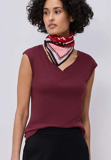 Shirt mit gerundetem V-Ausschnitt truffle red