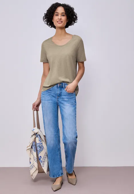Basic T-Shirt mit V-Neck timeless beige