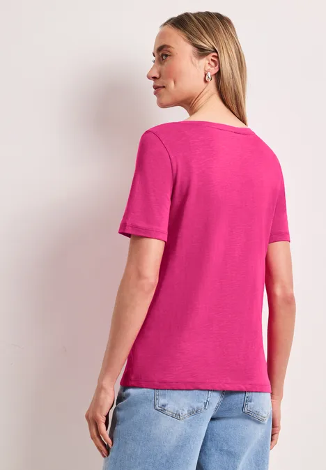 Basic T-Shirt mit V-Neck magenta dream Basic T-Shirt mit V-Neck magenta dream
