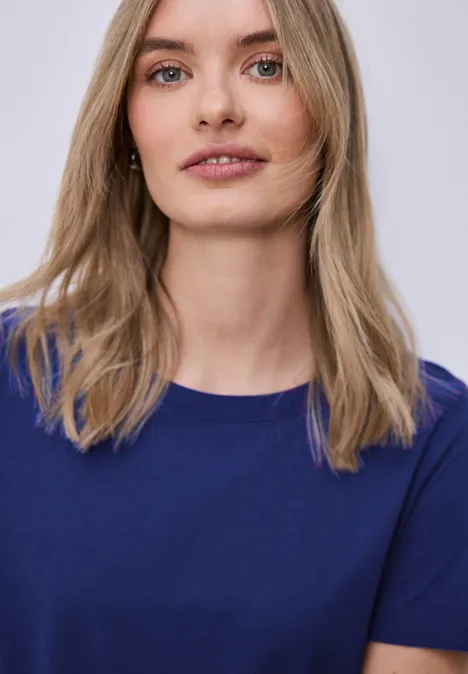 Basic T-Shirt mit V-Neck amparo blue