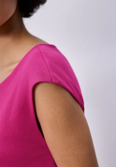 Basic Shirt mit U-Boot-Ausschnitt magenta dream