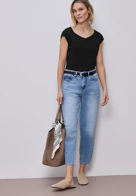 T-shirt sans manches avec encolure en diamant Black T-shirt sans manches avec encolure en diamant Black