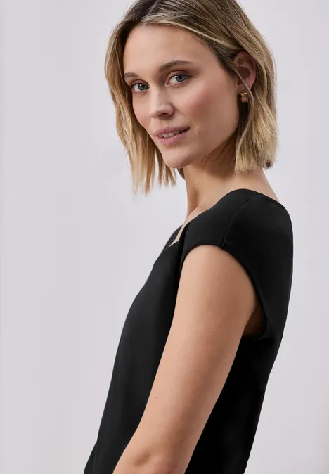 T-shirt sans manches avec encolure en diamant Black T-shirt sans manches avec encolure en diamant Black