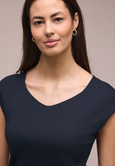 T-shirt sans manches avec encolure en diamant shadowed navy T-shirt sans manches avec encolure en diamant shadowed navy