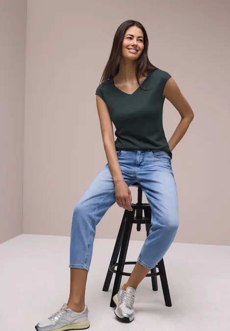 T-shirt sans manches avec encolure en diamant deep bound green T-shirt sans manches avec encolure en diamant deep bound green